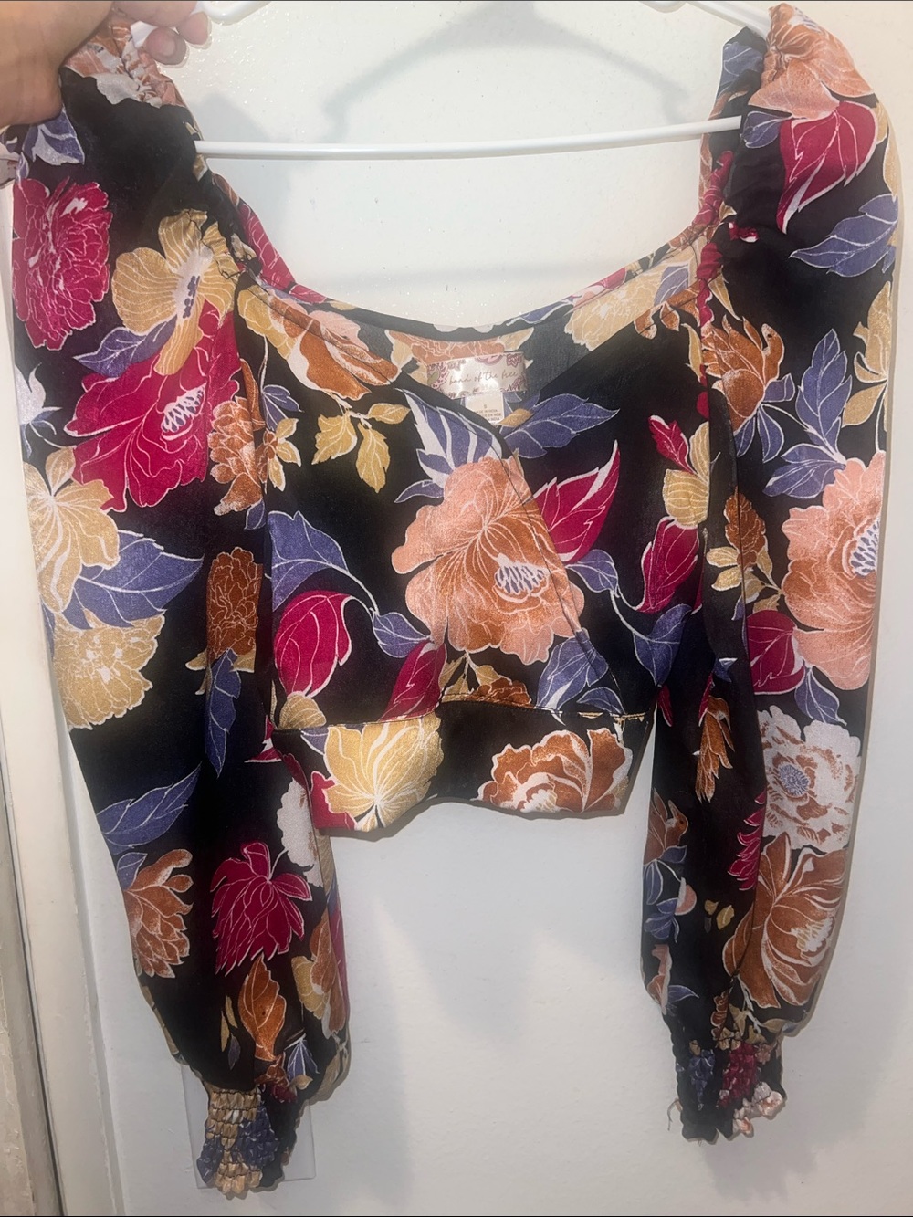 Floral cropped blouse